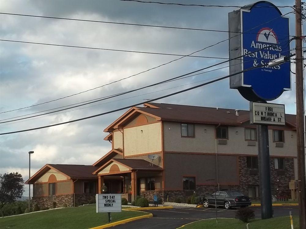 Super 8 By Wyndham Bedford Hotel Exterior foto