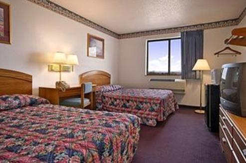 Super 8 By Wyndham Bedford Hotel Exterior foto